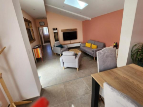 VILLA Ô Chris spacieuse, 2 Terrasses, 1 SPA, à 15 mn de Marseille, de la Côte bleu et Aix en Provence